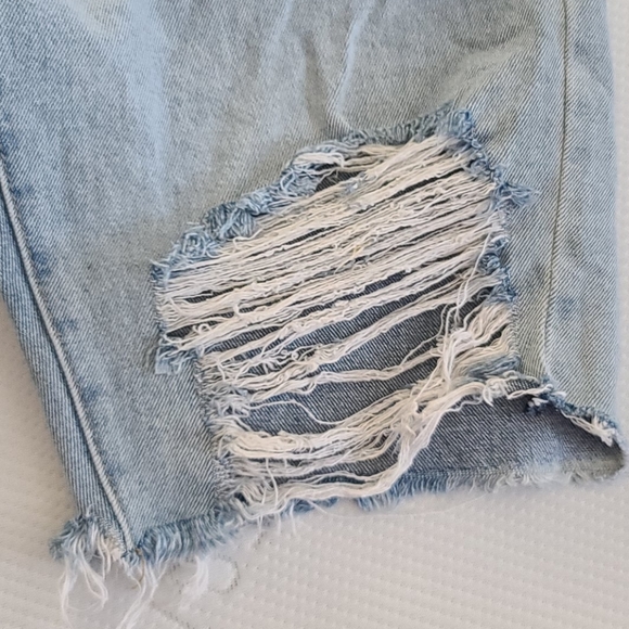 Distressed denim shorts MNML - Picture 2 of 5